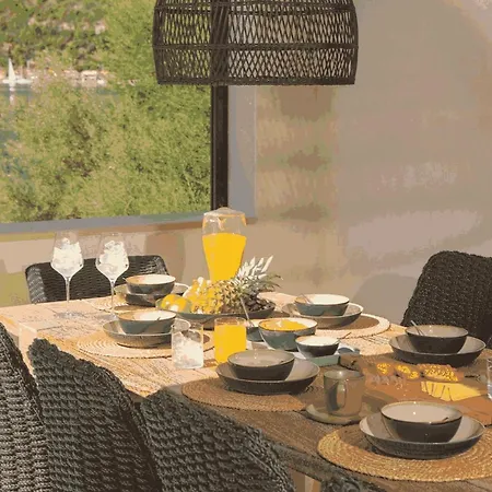 Petra W Garden And Bbq Holiday home